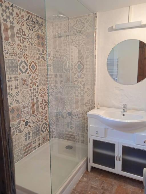 Petite Maison De Village إيجرونْدْ المظهر الخارجي الصورة